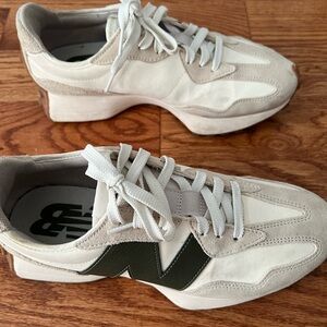 New Balance 327